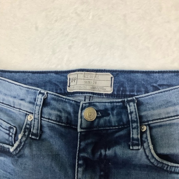 Free People Jeans Sz 28 Skinny Cropped Distressed Medium Wash - Picture 3 of 6